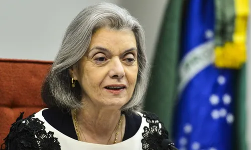 
          Imagem ilustrativa da imagem Cármen Lúcia lamenta falta de mulheres entre eleitos nas capitais: 'Desvalor'
          