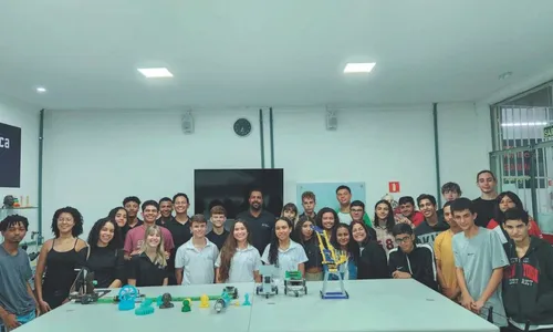 
          Imagem ilustrativa da imagem Clube de Física de escola ganha destaque nacional
          