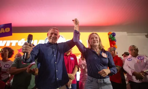 
          Imagem ilustrativa da imagem Com Gleisi, Coser diz que terá vice mulher e não anuncia nome
          