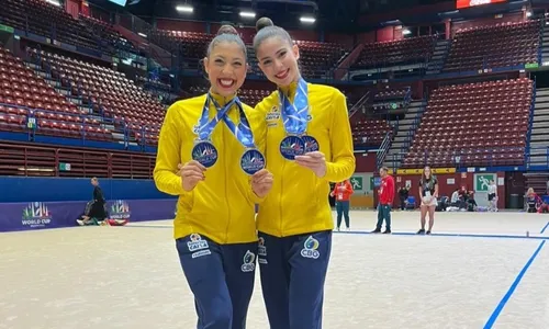 
          Imagem ilustrativa da imagem Com capixabas, equipe de ginástica rítmica estreia nas Olimpíadas nesta sexta-feira
          