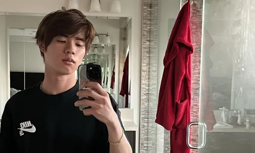 
          Imagem ilustrativa da imagem Com maior nota do skate olímpico, Yuto Horigome é bicampeão em Paris
          