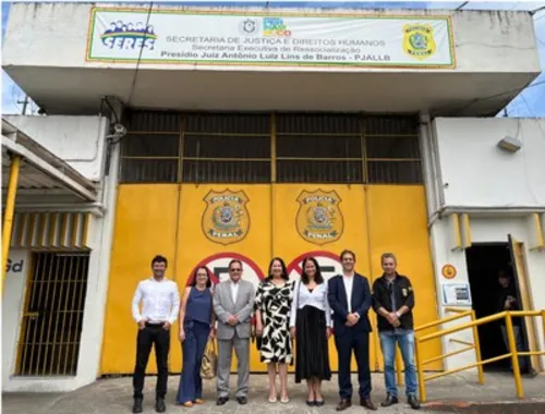 
          Imagem ilustrativa da imagem Conselho Penitenciário encontra detento vivendo com privilégios em presídio de PE
          