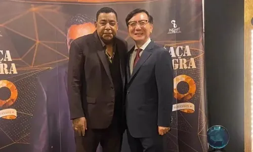 
          Imagem ilustrativa da imagem Coreano fã de Raça Negra deixa embaixada no Brasil e legado para a 'diplomacia pop'
          