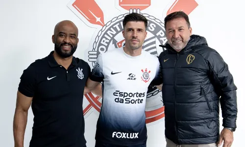 
          Imagem ilustrativa da imagem Corinthians anuncia contratação do atacante Héctor Hernández até dezembro de 2026
          