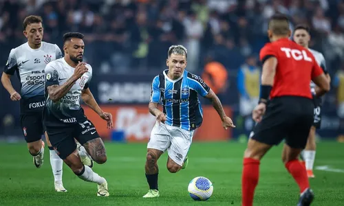 
          Imagem ilustrativa da imagem Corinthians é salvo no fim por Garro e empata com o Grêmio em jogo movimentado
          