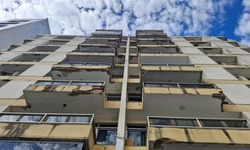 
          Imagem ilustrativa da imagem Crea-ES faz vistoria e relata estado de corrosão em edifício na Praia da Costa
          