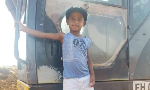 
          Imagem ilustrativa da imagem Criança morre após ser atingida por tiro de espingarda e pai é preso em Guarapari
          