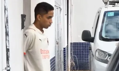 
          Imagem ilustrativa da imagem Criminoso da lista de mais procurados do bairro da Penha é preso
          