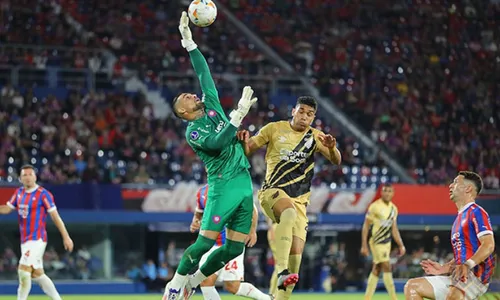 
          Imagem ilustrativa da imagem Cuiabá e Athletico-PR empatam nos jogos de ida dos playoffs da Sul-Americana
          