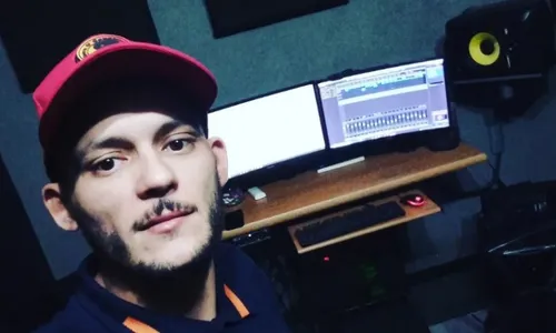 
          Imagem ilustrativa da imagem DJ era um dos passageiros de avião da Voepass que caiu em Vinhedo
          