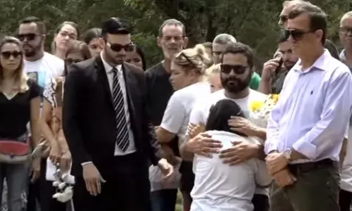 
          Imagem ilustrativa da imagem Delegada Patrícia Jackes é sepultada em Recife após confissão do assassino
          