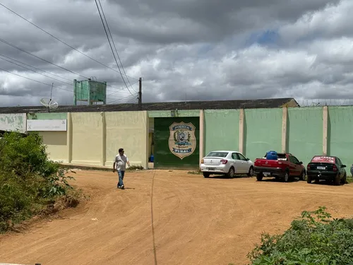 
          Imagem ilustrativa da imagem Desembargador nega novo habeas corpus para Deolane: "Não priorizou a filha"
          