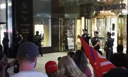 
          Imagem ilustrativa da imagem Donald Trump retorna a Nova Jersey após atentado em comício na Pensilvânia
          