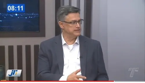 
          Imagem ilustrativa da imagem "Eleição se ganha no período da eleição", disse o prefeito do Recife João Campos
          