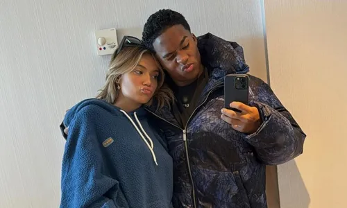 
          Imagem ilustrativa da imagem Endrick se casa com namorada Gabriely Miranda e cumpre 'desejo' aos 18 anos
          