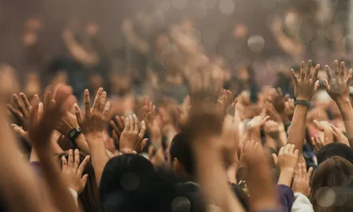 
          Imagem ilustrativa da imagem Evangélicos intensificam disputa por vagas nas câmaras do Grande Recife
          