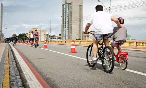 
          Imagem ilustrativa da imagem Eventos alteram trânsito nas Zonas Norte, Sul e Oeste do Recife neste fim de semana
          