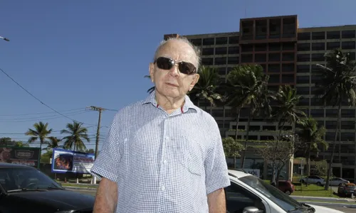 
          Imagem ilustrativa da imagem Ex-funcionários, clientes e artistas se despedem de Hotel Porto do Sol
          