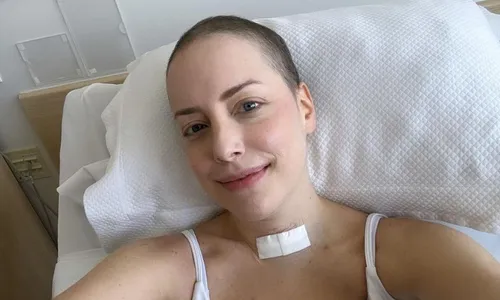 
          Imagem ilustrativa da imagem Fabiana Justus atualiza estado de saúde após passar por nova cirurgia
          
