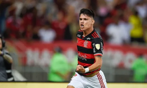 
          Imagem ilustrativa da imagem Flamengo revela fratura de cartilagem no joelho de Luiz Araújo
          