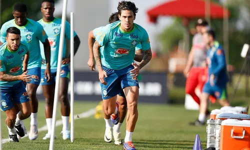 
          Imagem ilustrativa da imagem Flamengo prepara pedido de indenização à Fifa por lesão de Pedro na seleção
          