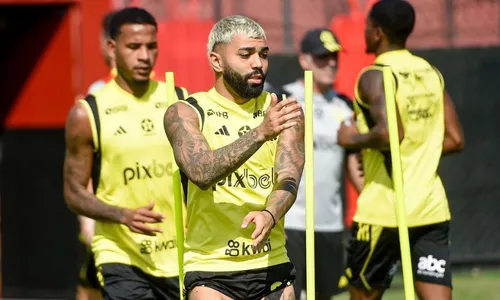 
          Imagem ilustrativa da imagem Flamengo recebe o lanterna Atlético-GO no Maracanã de olho no líder Botafogo
          