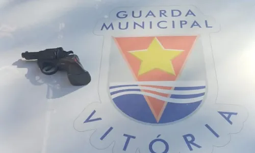 
          Imagem ilustrativa da imagem Foragido acusado de homicídio em Minas Gerais é preso em Jardim Camburi
          