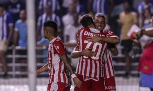 
          Imagem ilustrativa da imagem Gols, emoção e confusão: empate movimenta Série C entre CSA e Náutico
          