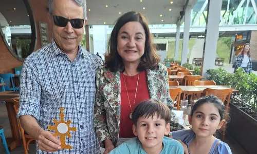 
          Imagem ilustrativa da imagem Gratidão: Leitores de A Tribuna mandam mensagens carinhosas de Dia dos Avós
          