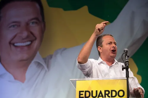
          Imagem ilustrativa da imagem Há 10 anos Brasil perdia Eduardo Campos em meio à campanha para a presidência
          