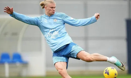 
          Imagem ilustrativa da imagem Haaland deixa Messi e Cristiano Ronaldo para trás em número de gols aos 24 anos
          