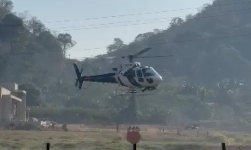 
          Imagem ilustrativa da imagem Helicóptero ajuda a combater incêndio em Castelo
          