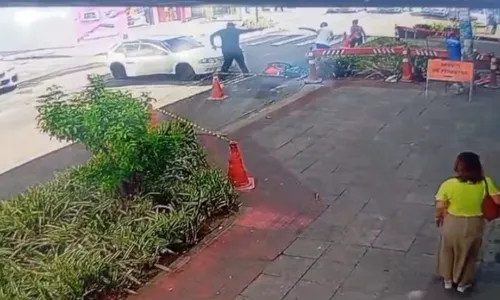 
          Imagem ilustrativa da imagem Homem é baleado na cabeça após ser atropelado na Serra
          