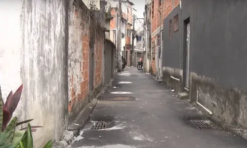 
          Imagem ilustrativa da imagem Homem é baleado na porta de casa em bairro de Vitória
          