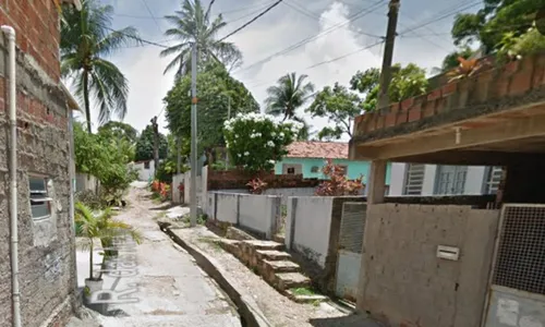 
          Imagem ilustrativa da imagem Homem é morto a pedradas e pauladas após ameaçar mulher grávida
          