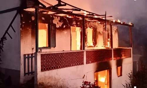 
          Imagem ilustrativa da imagem Incêndio atinge fábrica de biscoitos na região Serrana do ES
          