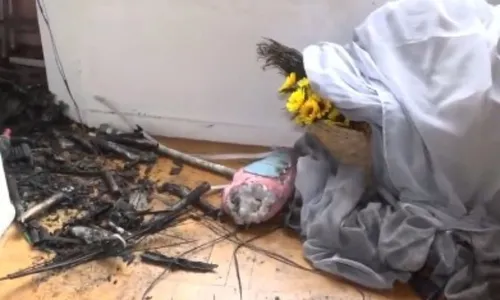 
          Imagem ilustrativa da imagem Incêndio em sala comercial causa prejuízo em Vila Velha
          