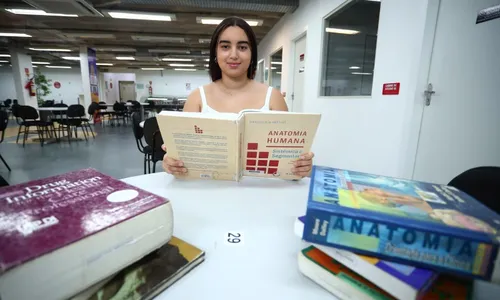 
          Imagem ilustrativa da imagem Inscrições para 3.443 bolsas em faculdades
          