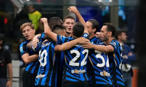 
          Imagem ilustrativa da imagem Inter goleia a Atalanta em Milão e assume liderança do Italiano
          