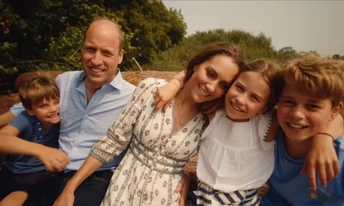 
          Imagem ilustrativa da imagem Kate Middleton celebra fim da quimioterapia
          