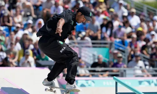 
          Imagem ilustrativa da imagem Kelvin Hoefler fica em 6º lugar no skate e Brasil fecha 3º dia sem medalha
          
