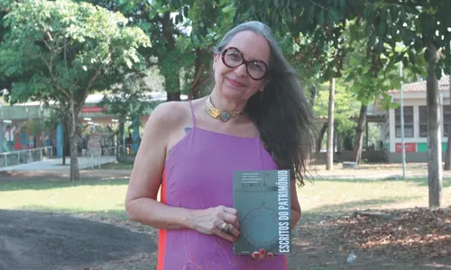 
          Imagem ilustrativa da imagem Livro de professora da Ufes nos EUA
          