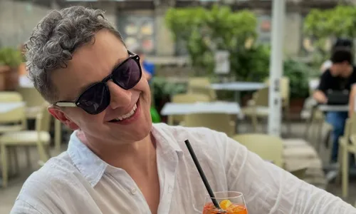 
          Imagem ilustrativa da imagem Lucas Lima recebe cantada, reposta e diz que elogio vai para o LinkedIn
          