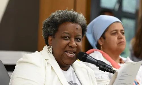 
          Imagem ilustrativa da imagem Lula escolhe deputada Macaé Evaristo para assumir Direitos Humanos
          