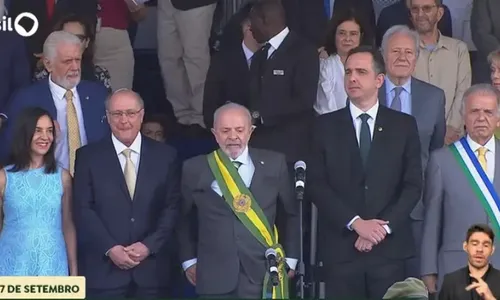 
          Imagem ilustrativa da imagem Lula participa do desfile de 7 de Setembro com presença de Moraes
          