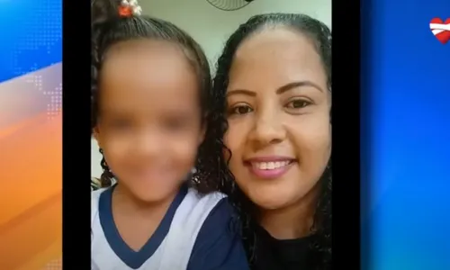 
          Imagem ilustrativa da imagem Mãe atropelada com filha no colo em faixa de pedestres recebe alta
          