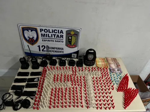 
          Imagem ilustrativa da imagem Mais de 500 pinos de cocaína são apreendidos em bairro de Vitória
          