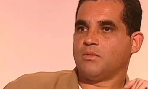 
          Imagem ilustrativa da imagem Maníaco do Parque recebe cartas e alimentos de mulheres na prisão, diz mãe
          