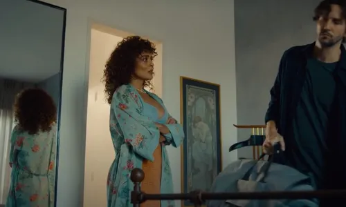 
          Imagem ilustrativa da imagem Mansão de 'Pedaço de Mim', da Netflix, está à venda
          