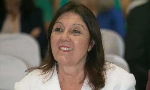 
          Imagem ilustrativa da imagem Márcia Lamas pode ser vice na chapa de Weverson Meireles na Serra
          